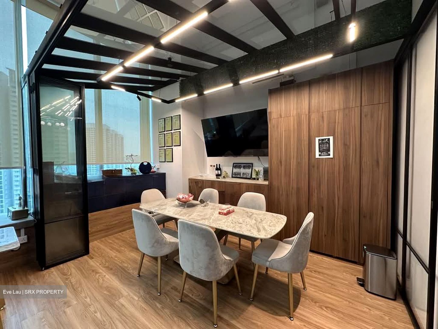 Arc 380 (D8), Office #601938181